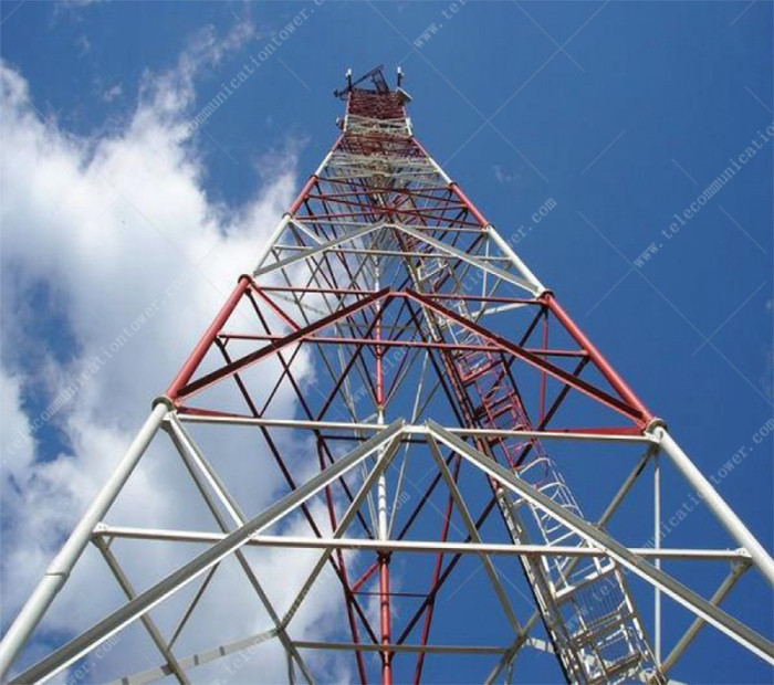 3 Legged Tubular Lattice Steel Telecommunication Tower