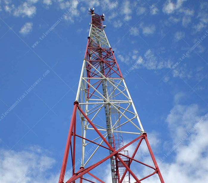 A Field Guide to American Communications Towers