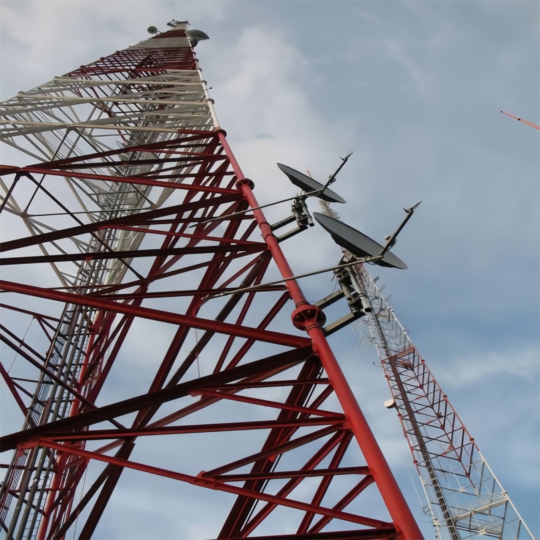 What Is a Microwave Communication Tower? What Is a Microwave Communication Tower?