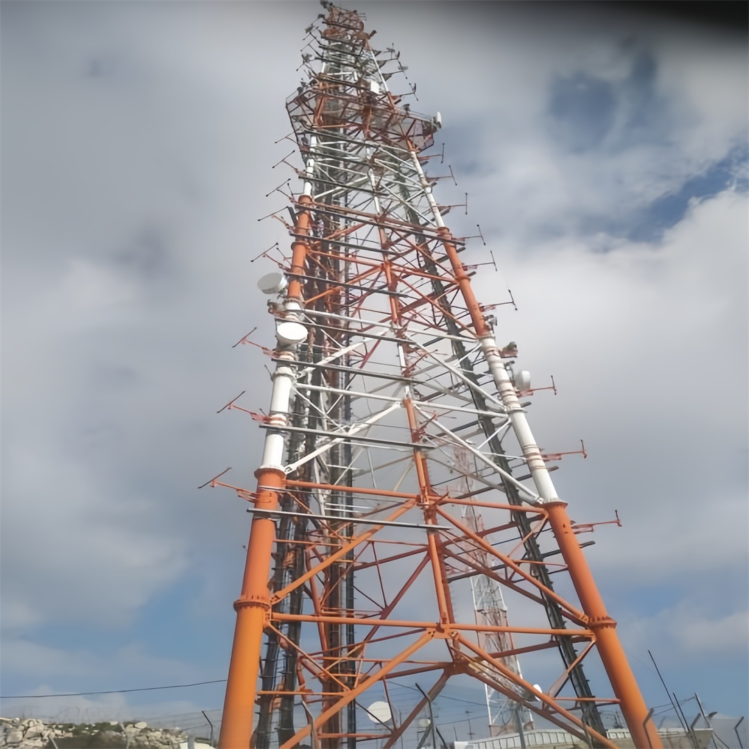 Hot Dip Galvanized 3 Leg Tubular Steel Free Standing Gsm Cdma Cellular Communication Antenna Mast