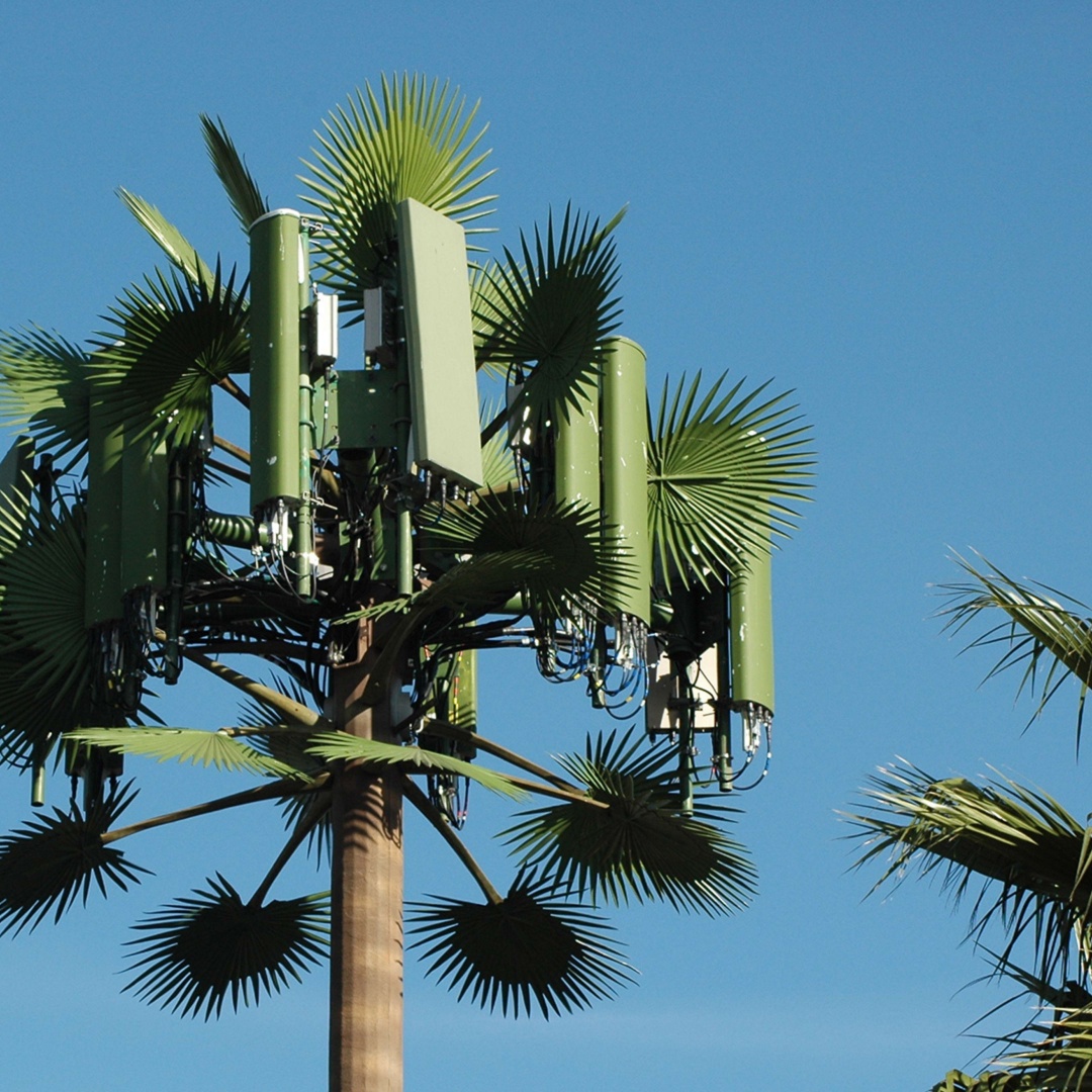 Wind Resistant Bionic Pine Tree Wifi Communication Tower 