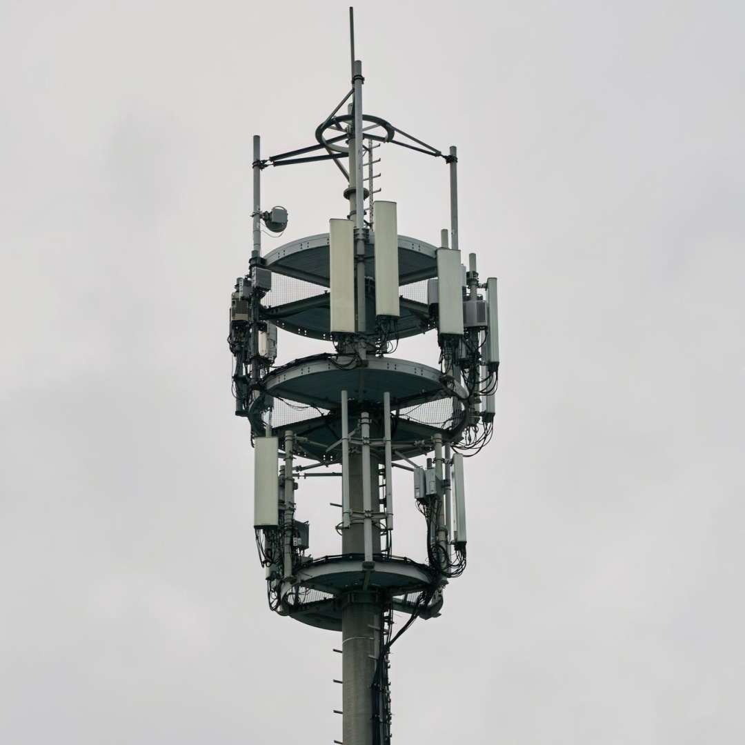 Customized Galvanized Steel Telecom Monopole Antenna Tower Direct Supplier