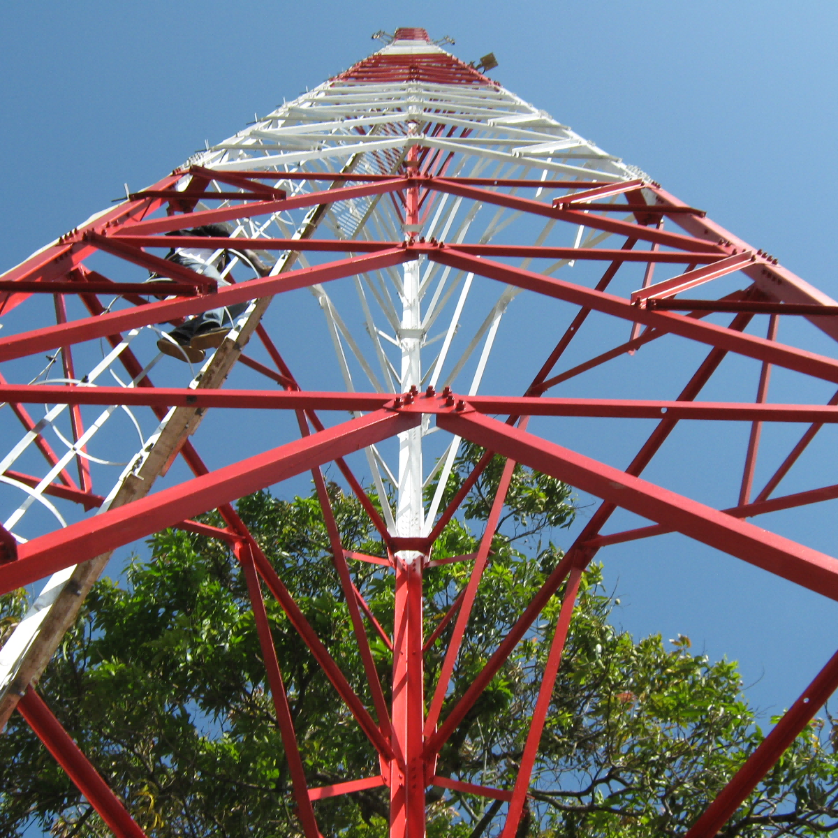 Offshore Marine Grade Steel Telecommunication Tower Salt Spray Resistant For Sea Platform