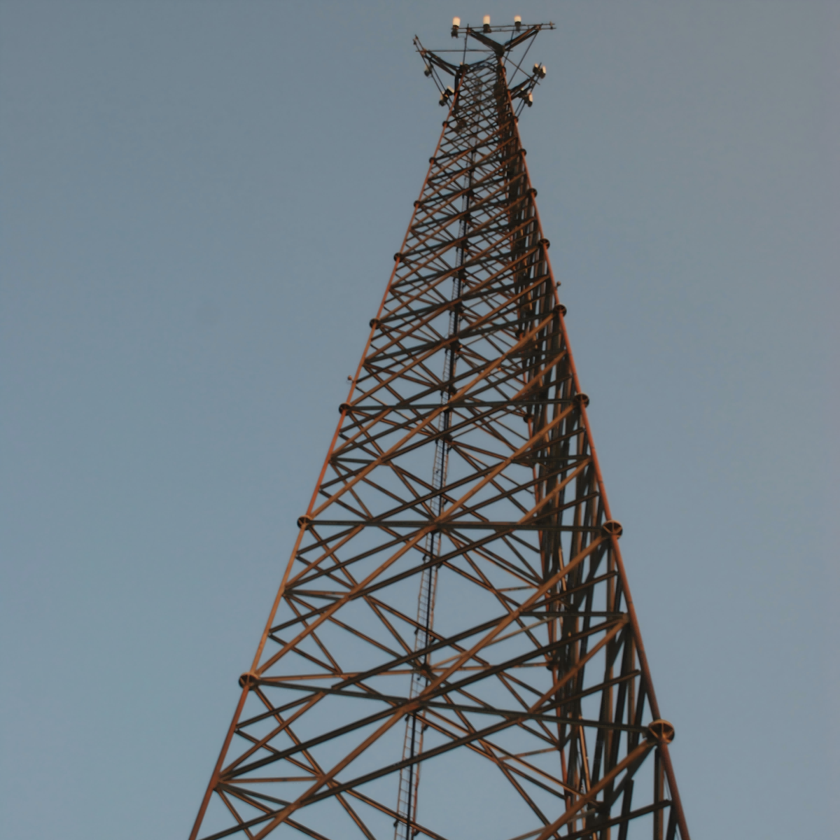 Customized Multi-Circuit Lattice Tower For Communication Transmission Telecom Dual Use 