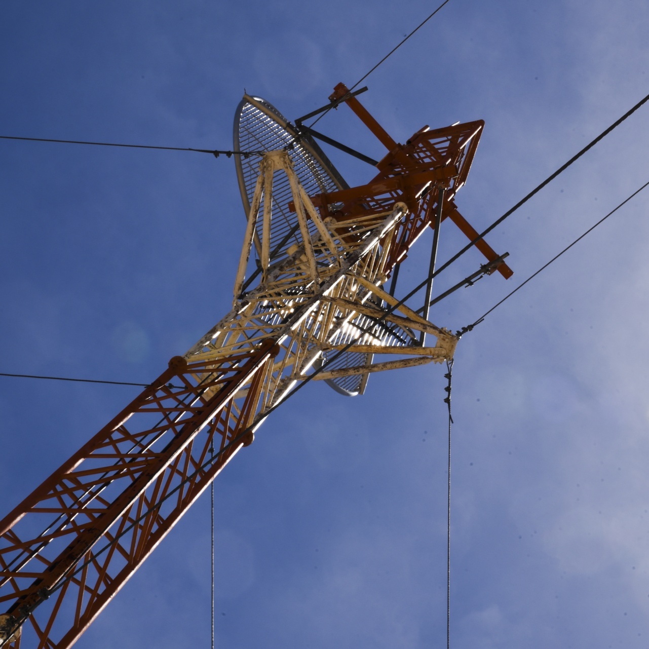 12M 23M Wind Resistant Guyed Wire Tower Stable Structure Coastal 5G Base Station