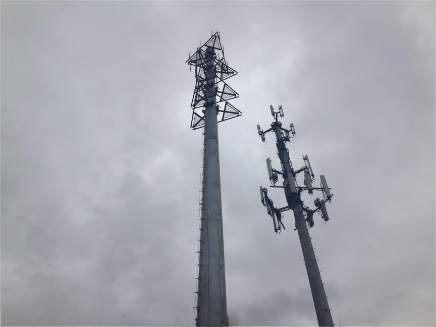 How Monopole Towers Improve Urban 5G Network Coverage & Capacity